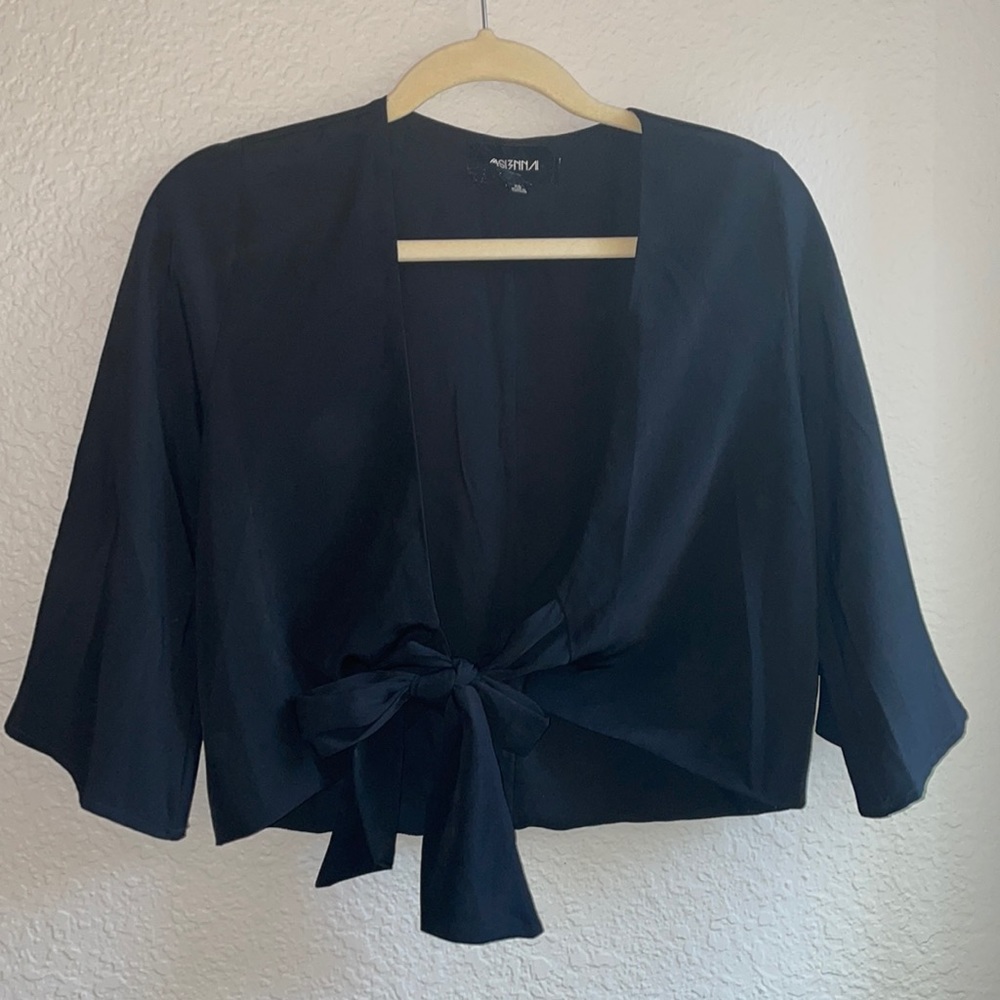 Black wrap tie top